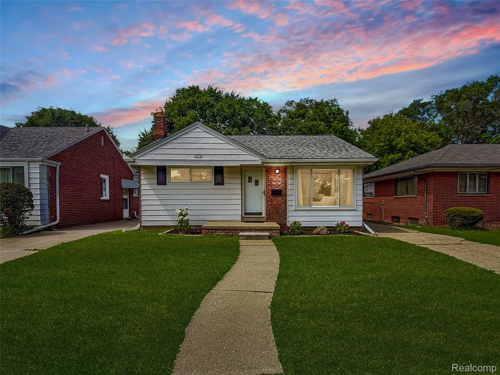 16791 Veronica Avenue Eastpointe City MI 48021