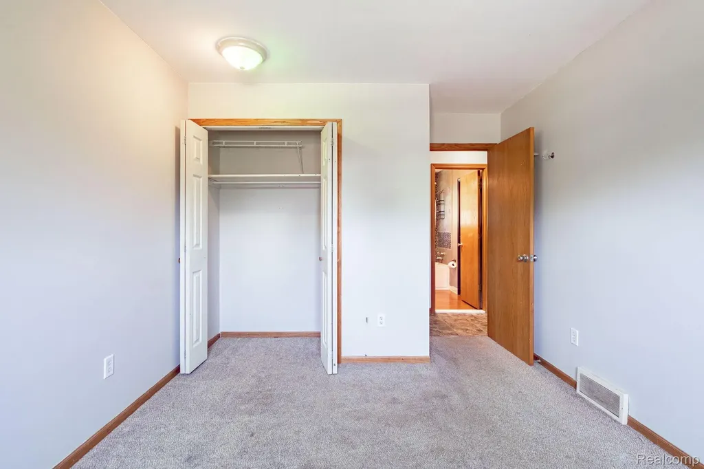 4069 Loch Drive Highland Charter Township MI 48357