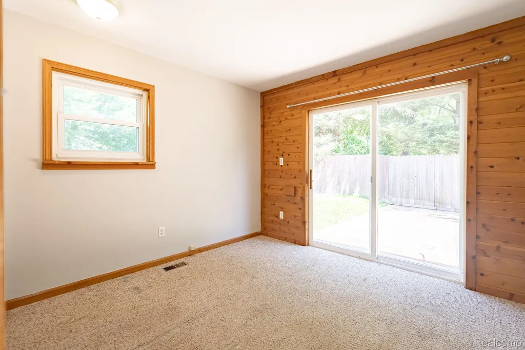 4069 Loch Drive Highland Charter Township MI 48357
