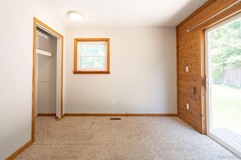 4069 Loch Drive Highland Charter Township MI 48357