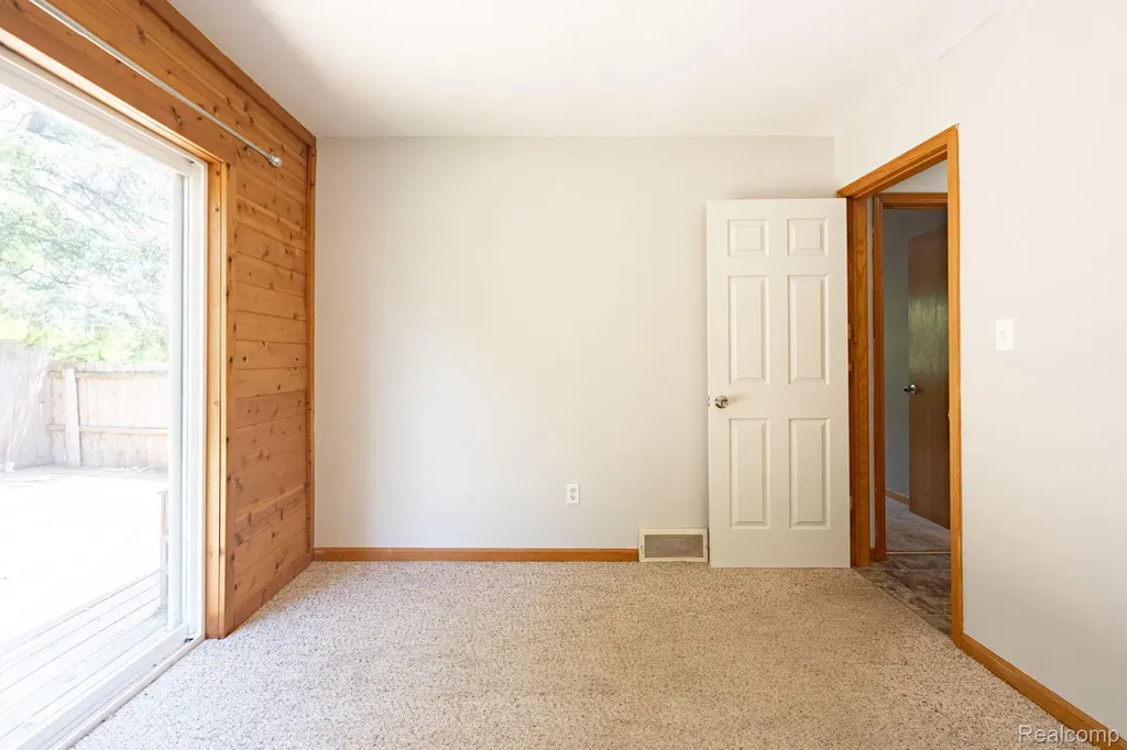 4069 Loch Drive Highland Charter Township MI 48357