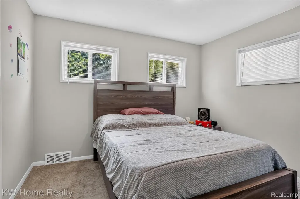 14620 Pearson Street Oak Park City MI 48237