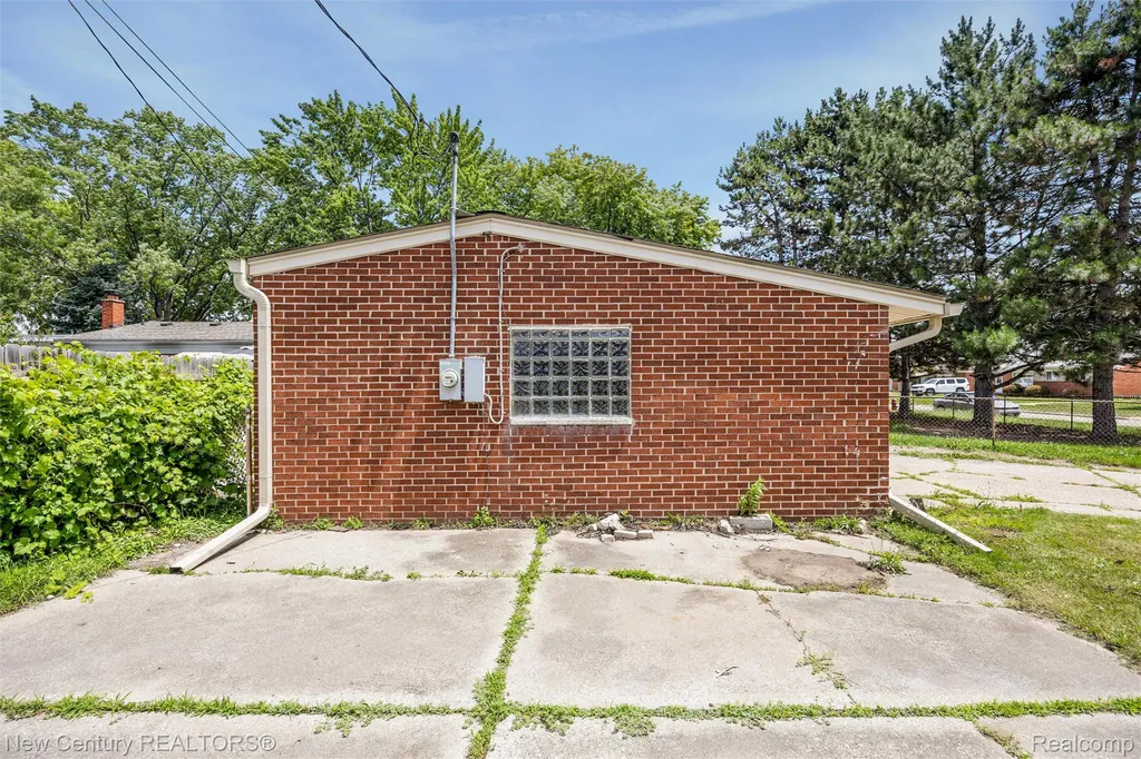 1720 Westbrook Drive Madison Heights City MI 48071