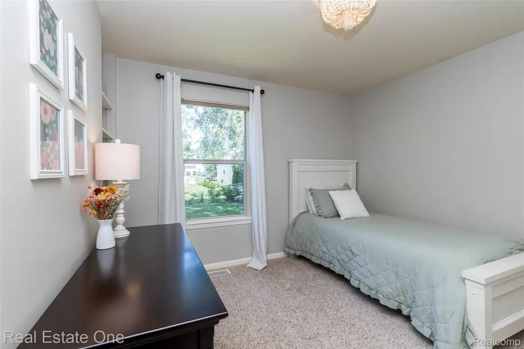 9331 Clifton Avenue Salem Township MI 48168