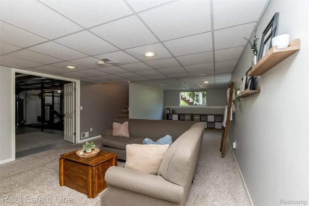 9331 Clifton Avenue Salem Township MI 48168