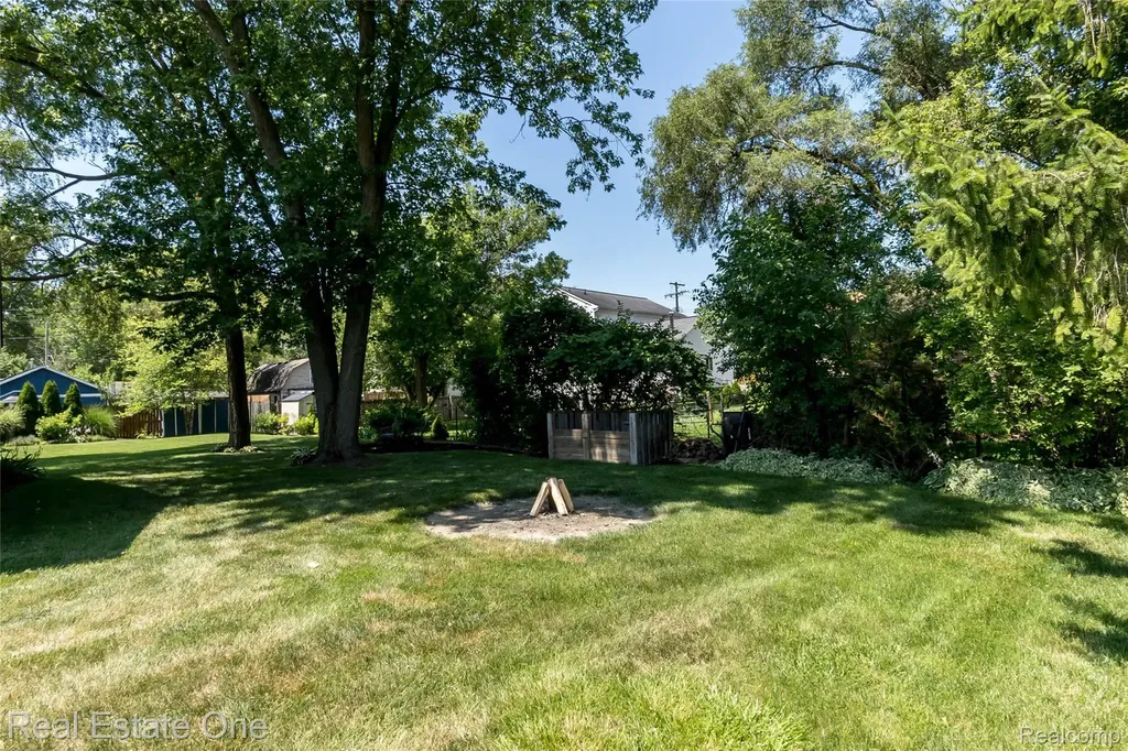 9331 Clifton Avenue Salem Township MI 48168