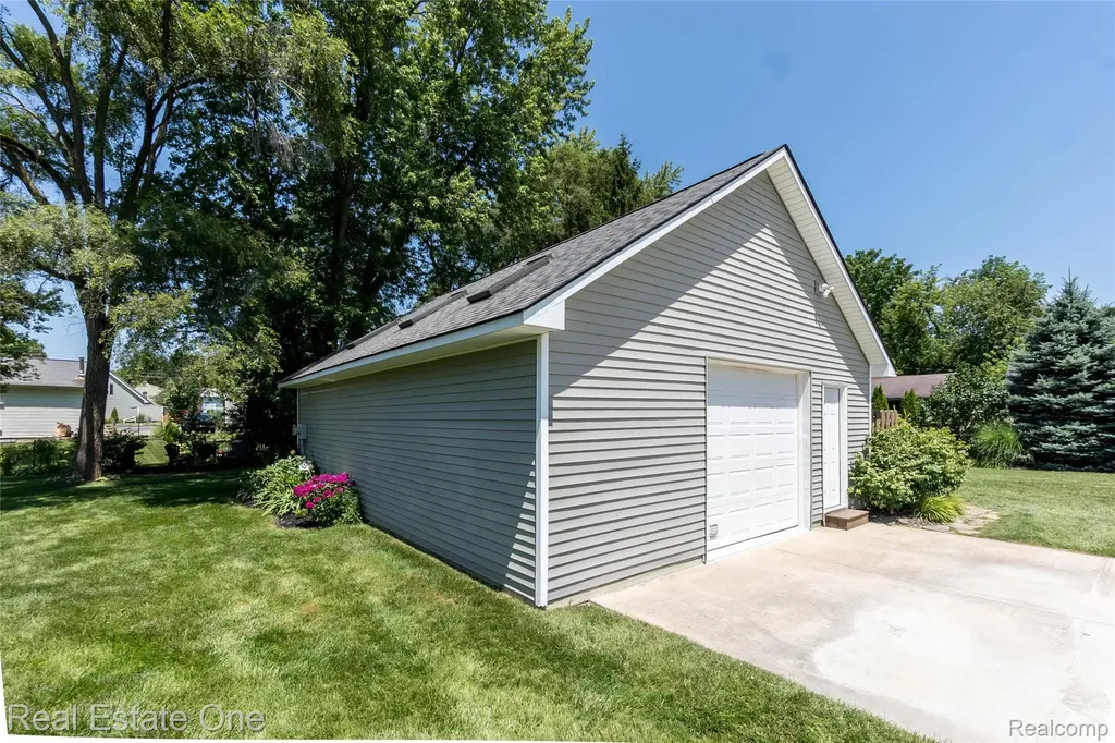 9331 Clifton Avenue Salem Township MI 48168
