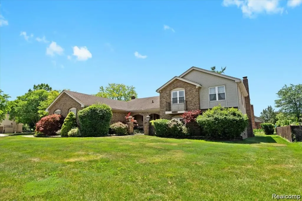 20213 Whitby Drive Livonia City MI 48152