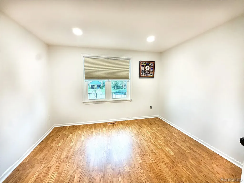 20213 Whitby Drive Livonia City MI 48152