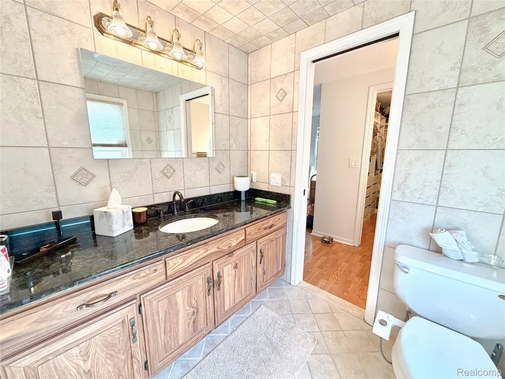 20213 Whitby Drive Livonia City MI 48152