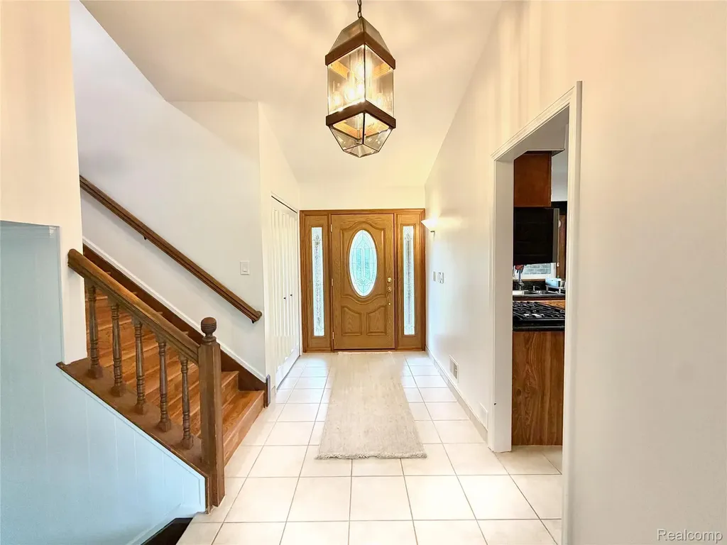 20213 Whitby Drive Livonia City MI 48152