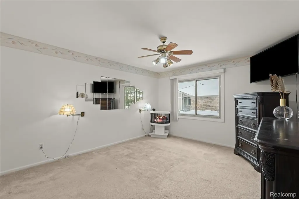 42158 Blossom Lane Clinton Charter Township MI 48038