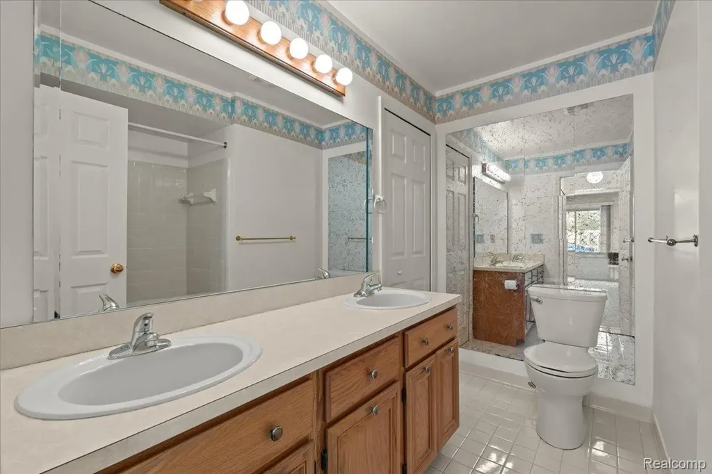 42158 Blossom Lane Clinton Charter Township MI 48038