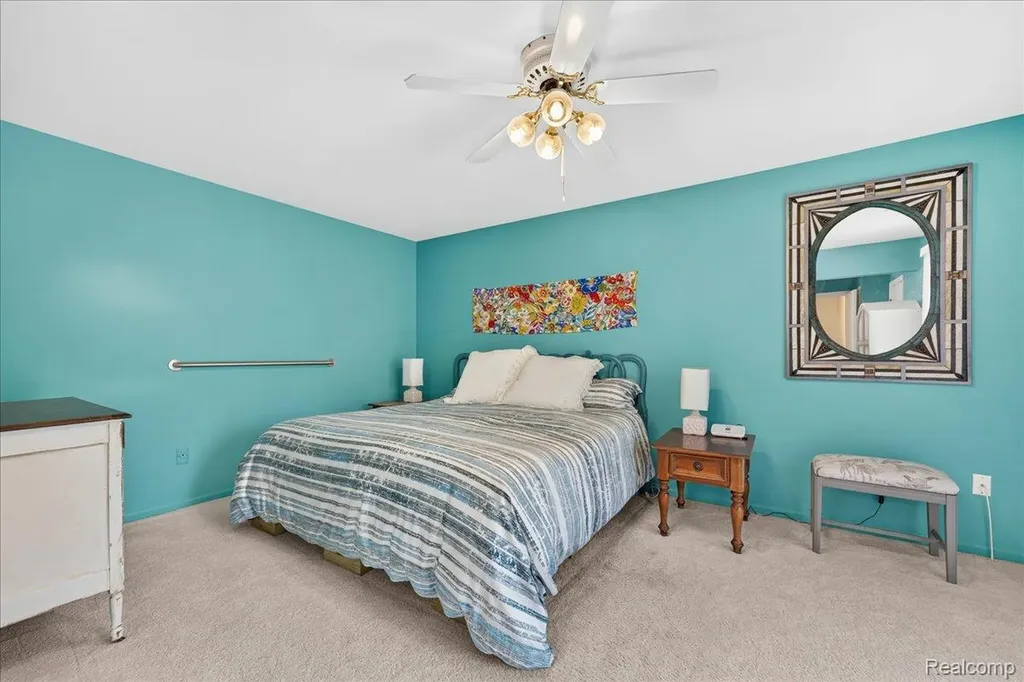 8421 Mathias Grosse Ile Township MI 48138