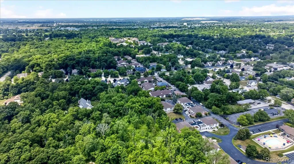 8421 Mathias Grosse Ile Township MI 48138