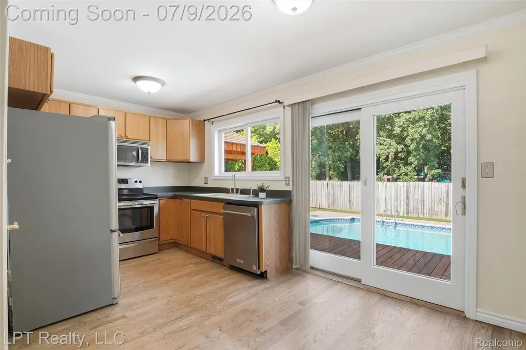 1408 Ledgewood Drive Canton Charter Township MI 48188
