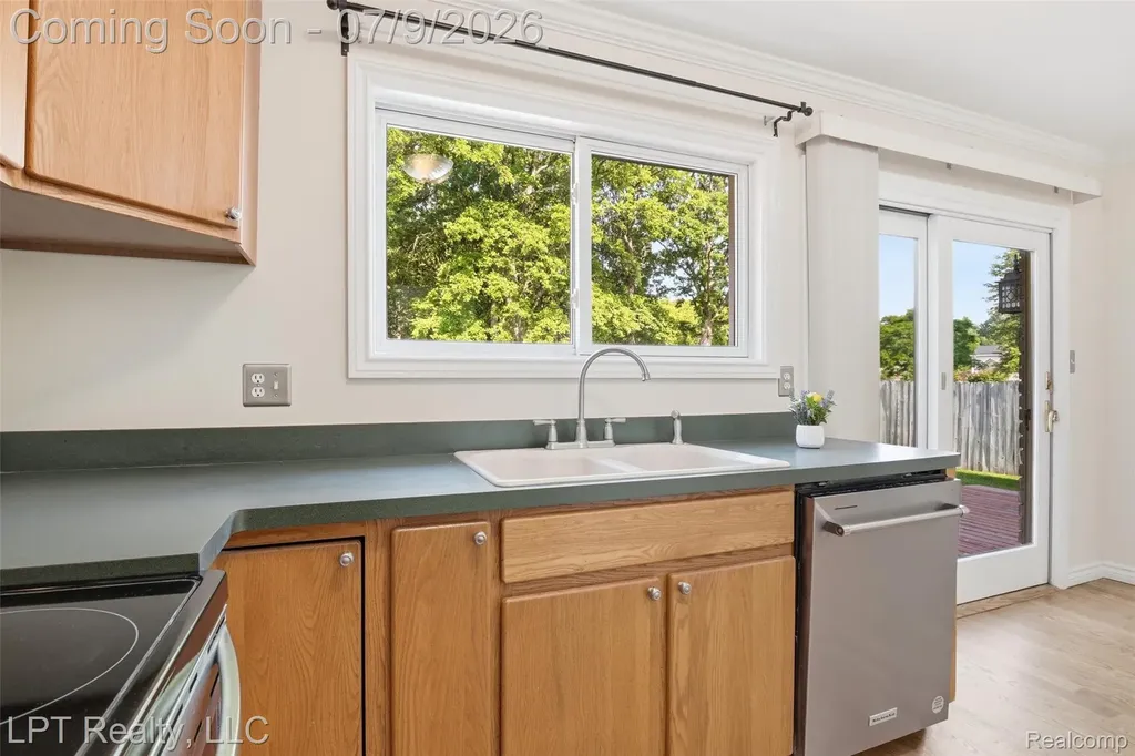 1408 Ledgewood Drive Canton Charter Township MI 48188