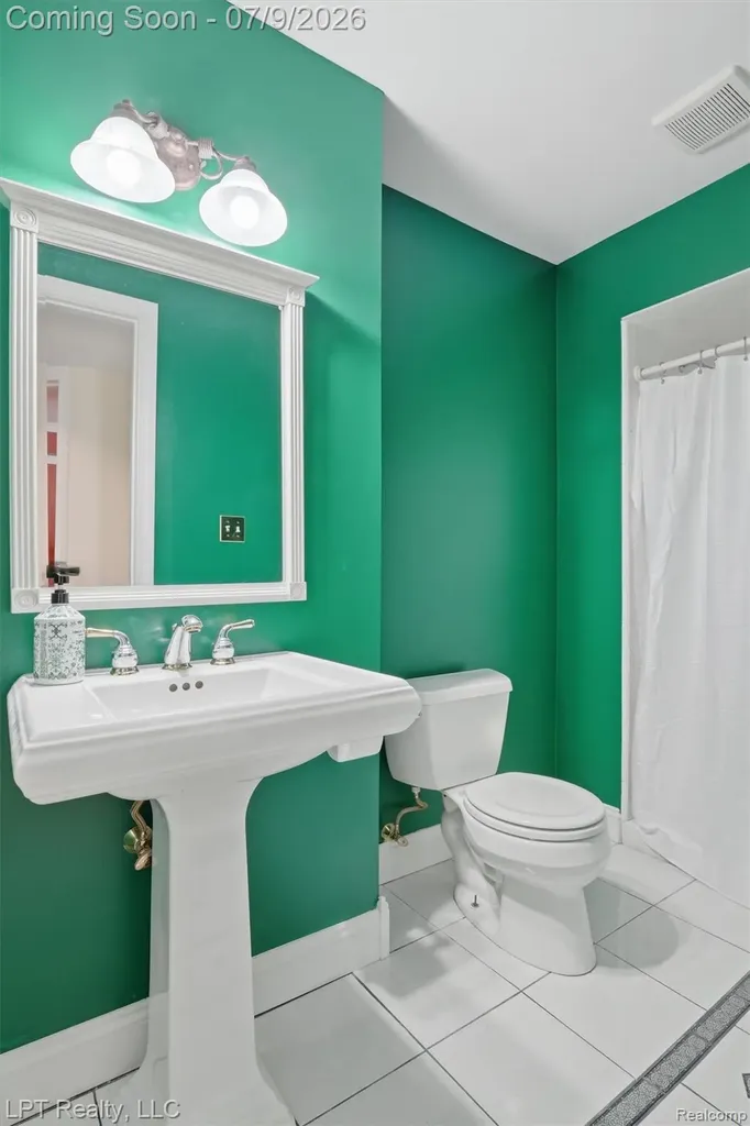 1408 Ledgewood Drive Canton Charter Township MI 48188