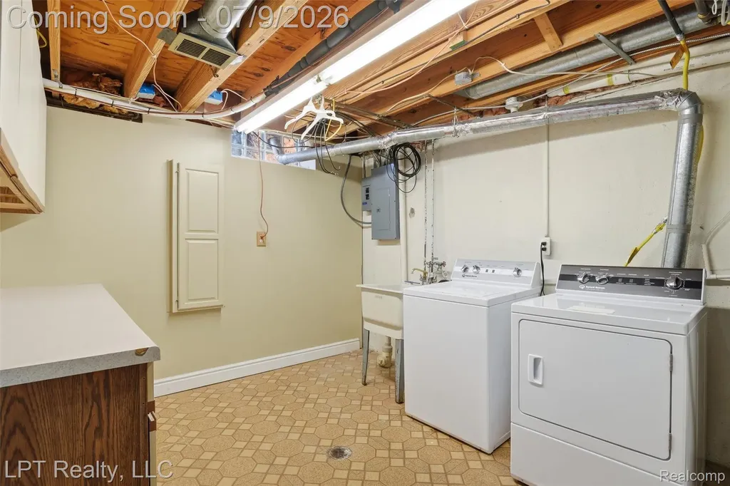1408 Ledgewood Drive Canton Charter Township MI 48188