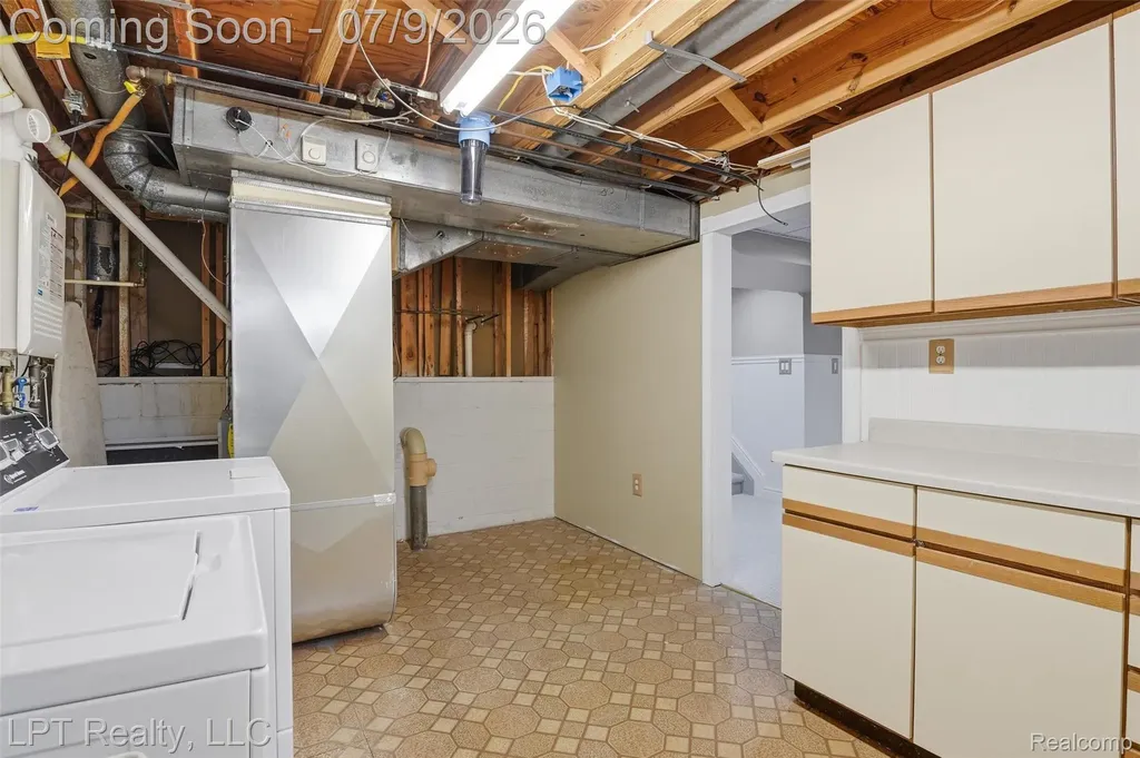 1408 Ledgewood Drive Canton Charter Township MI 48188
