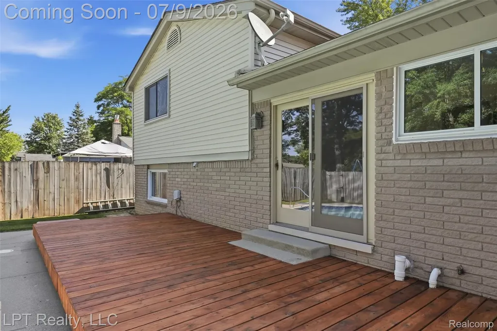 1408 Ledgewood Drive Canton Charter Township MI 48188