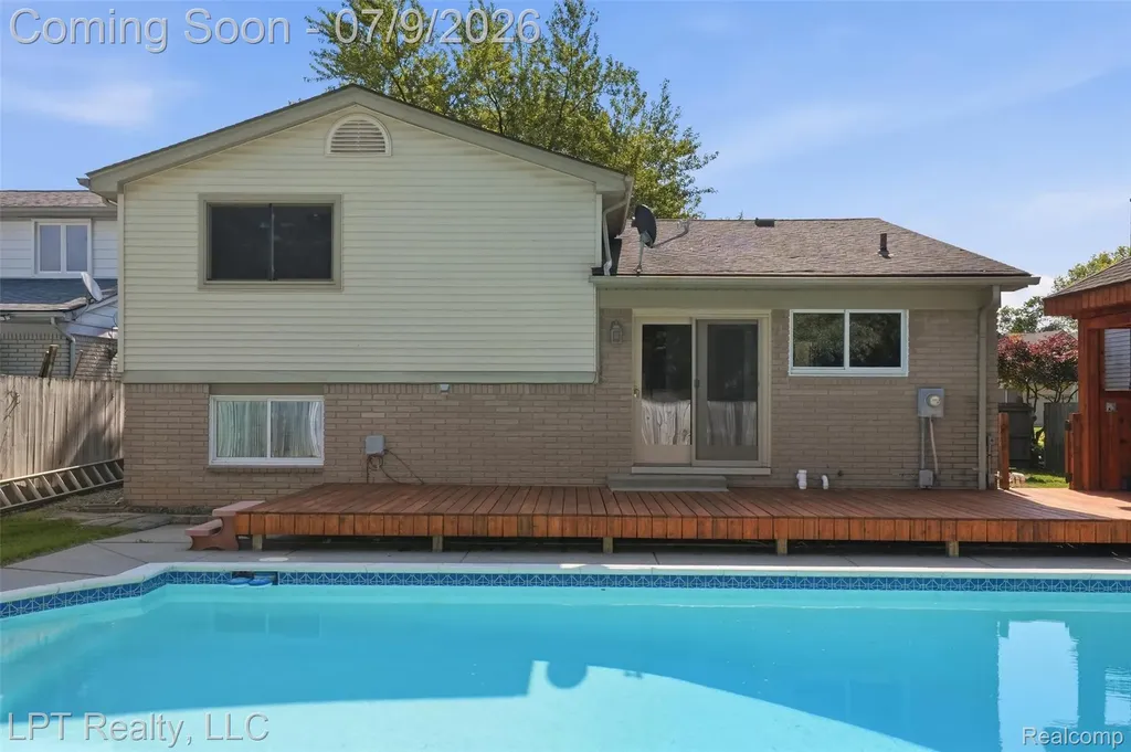 1408 Ledgewood Drive Canton Charter Township MI 48188