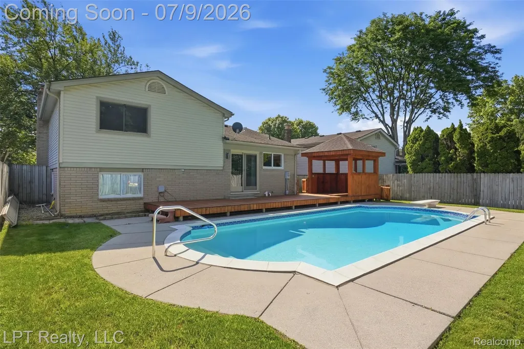 1408 Ledgewood Drive Canton Charter Township MI 48188