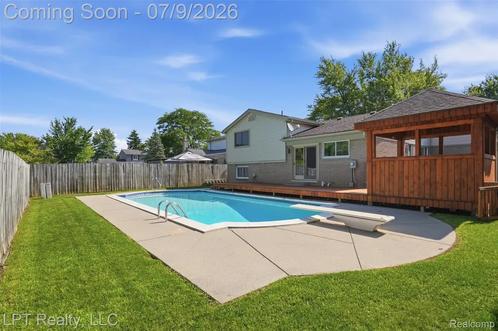 1408 Ledgewood Drive Canton Charter Township MI 48188