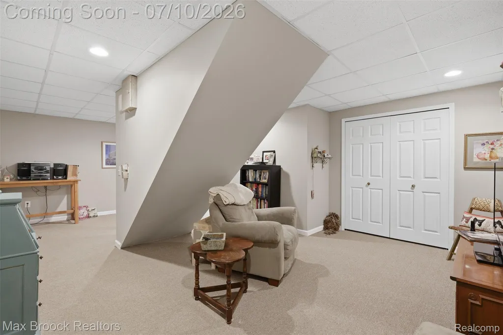 5804 S Windstar Circle Waterford Charter Township MI 48327
