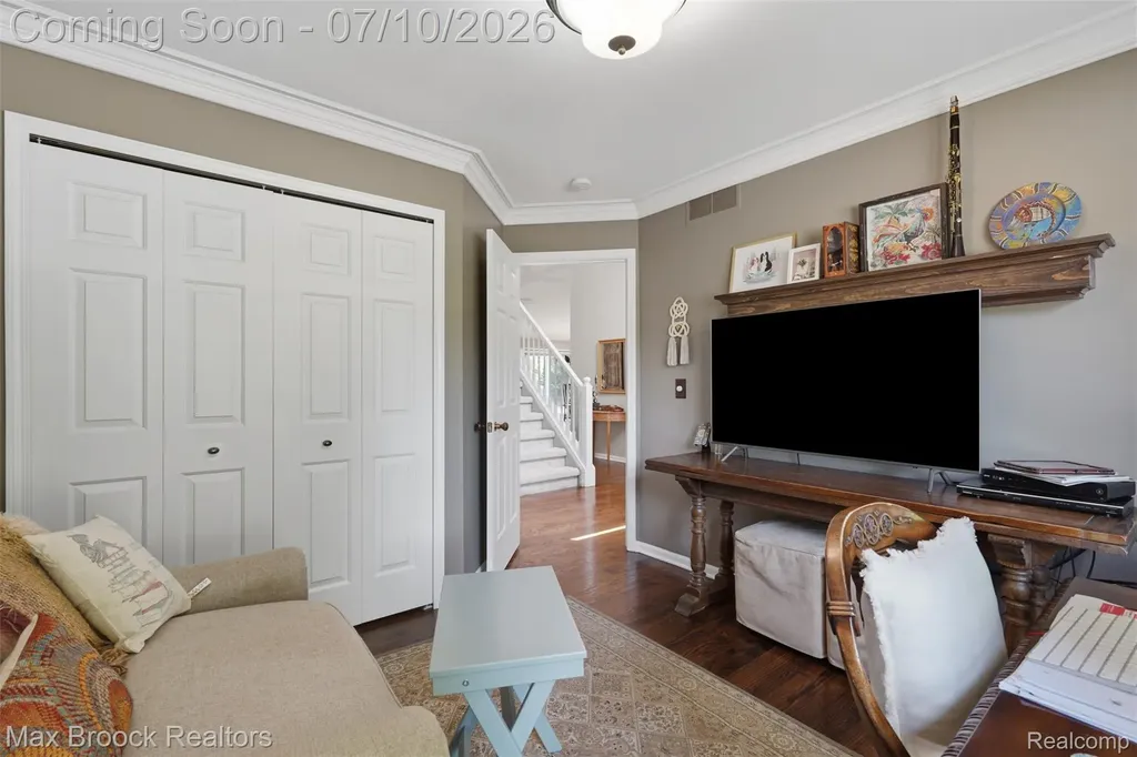 5804 S Windstar Circle Waterford Charter Township MI 48327