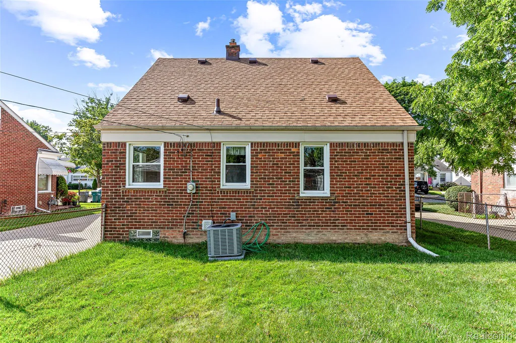 23254 Nona Street Dearborn City MI 48124