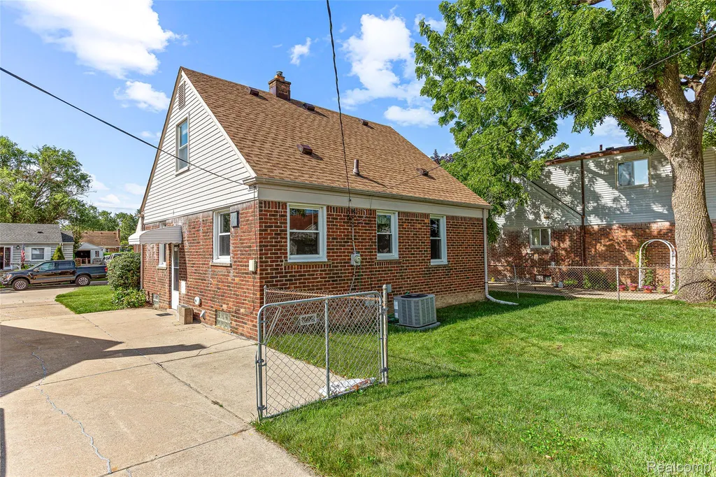 23254 Nona Street Dearborn City MI 48124