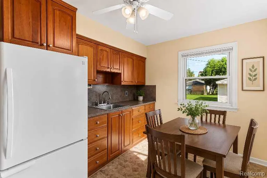 23254 Nona Street Dearborn City MI 48124