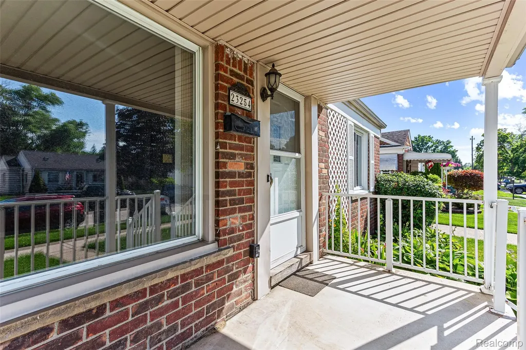 23254 Nona Street Dearborn City MI 48124