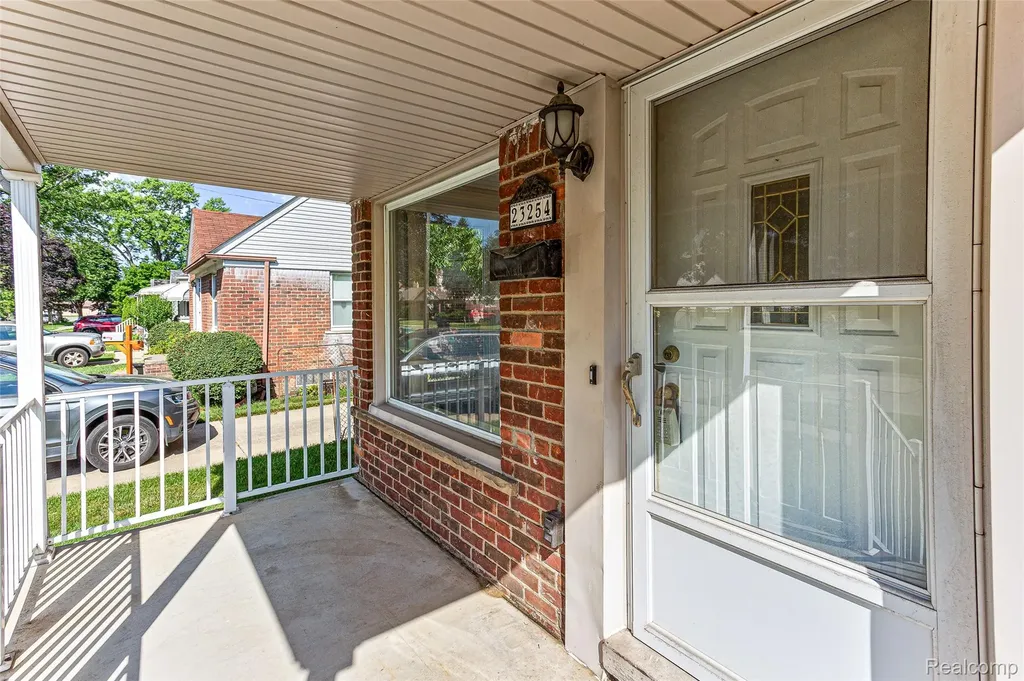 23254 Nona Street Dearborn City MI 48124