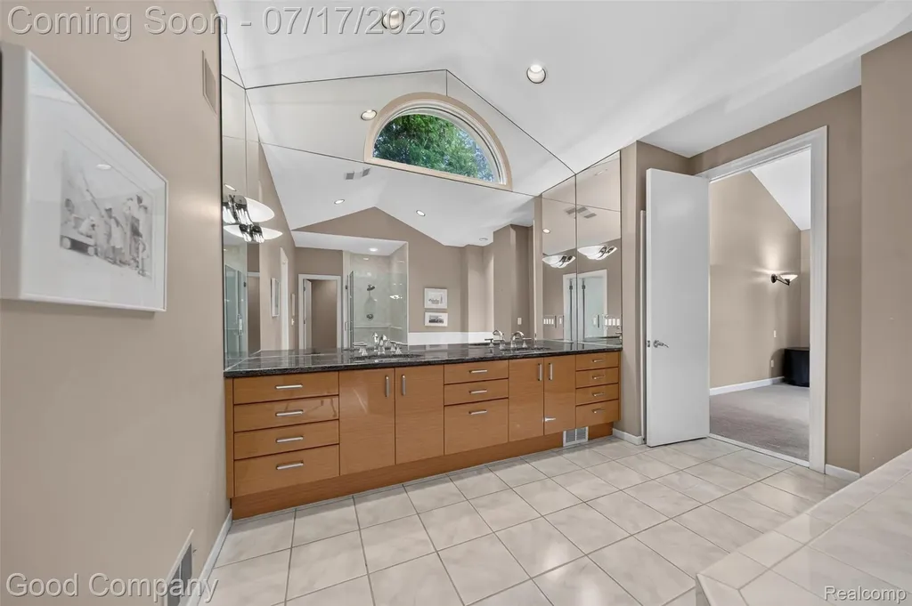 6698 Carlyle Court West Bloomfield Charter Township MI 48322