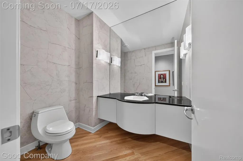 6698 Carlyle Court West Bloomfield Charter Township MI 48322