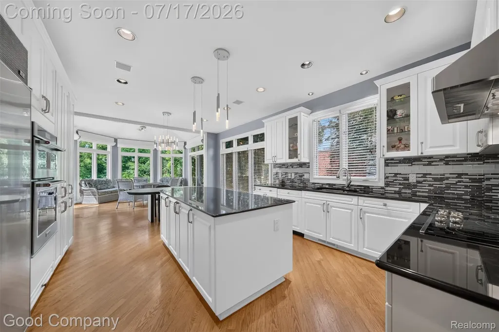 6698 Carlyle Court West Bloomfield Charter Township MI 48322