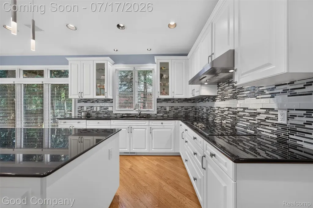 6698 Carlyle Court West Bloomfield Charter Township MI 48322