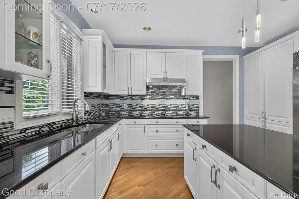 6698 Carlyle Court West Bloomfield Charter Township MI 48322
