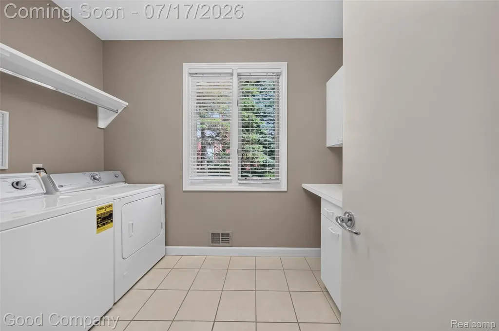6698 Carlyle Court West Bloomfield Charter Township MI 48322