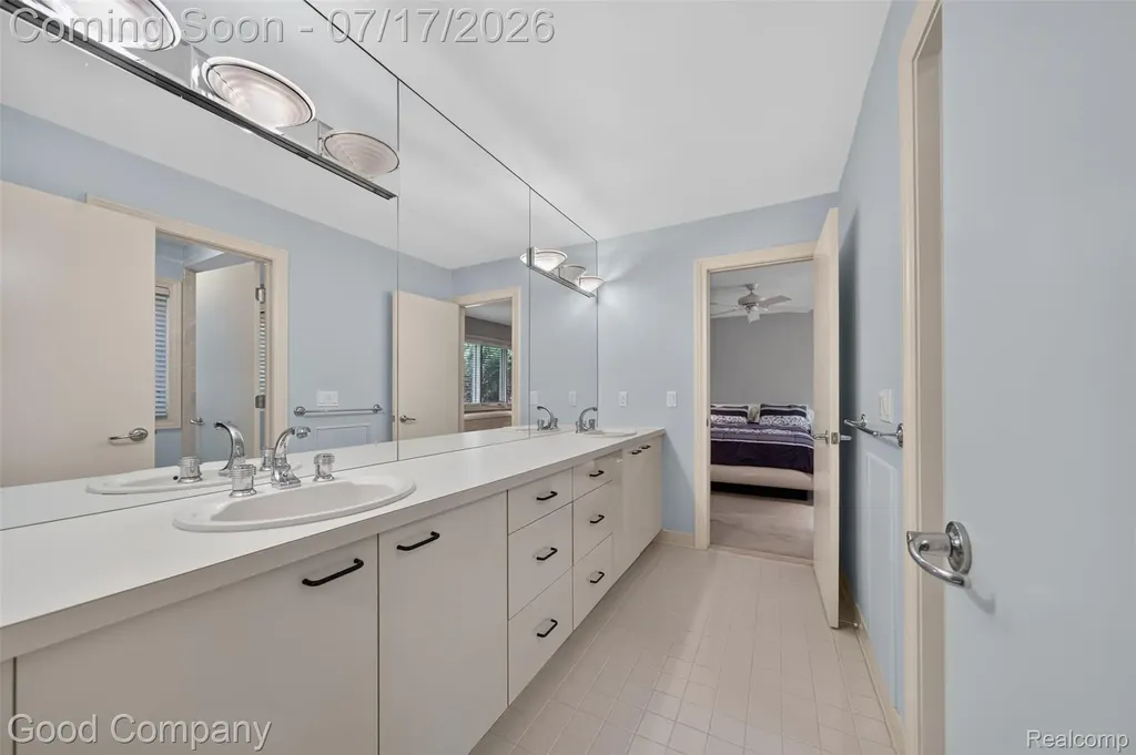 6698 Carlyle Court West Bloomfield Charter Township MI 48322