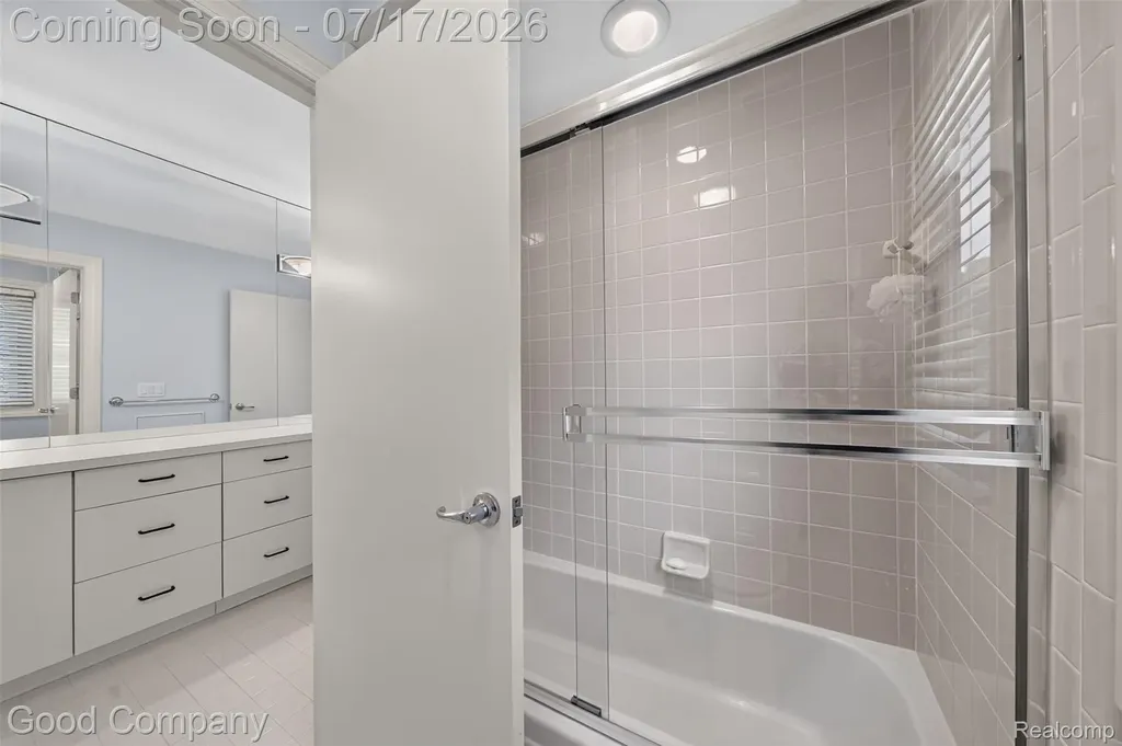 6698 Carlyle Court West Bloomfield Charter Township MI 48322