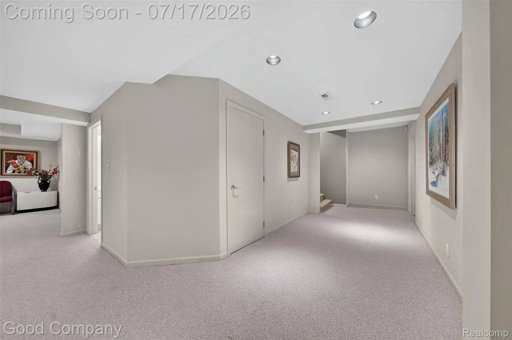 6698 Carlyle Court West Bloomfield Charter Township MI 48322