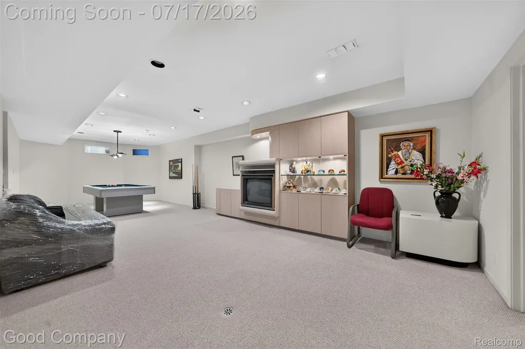 6698 Carlyle Court West Bloomfield Charter Township MI 48322
