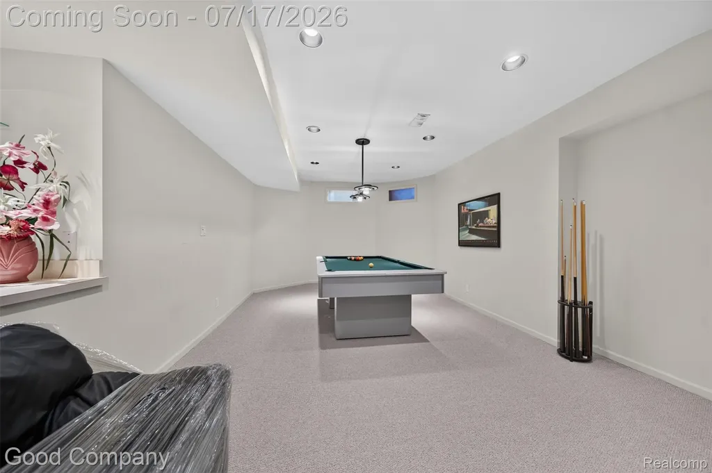 6698 Carlyle Court West Bloomfield Charter Township MI 48322