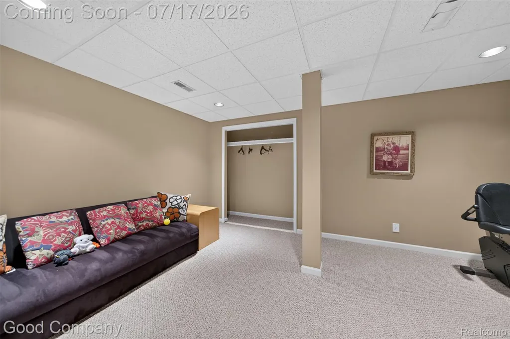 6698 Carlyle Court West Bloomfield Charter Township MI 48322