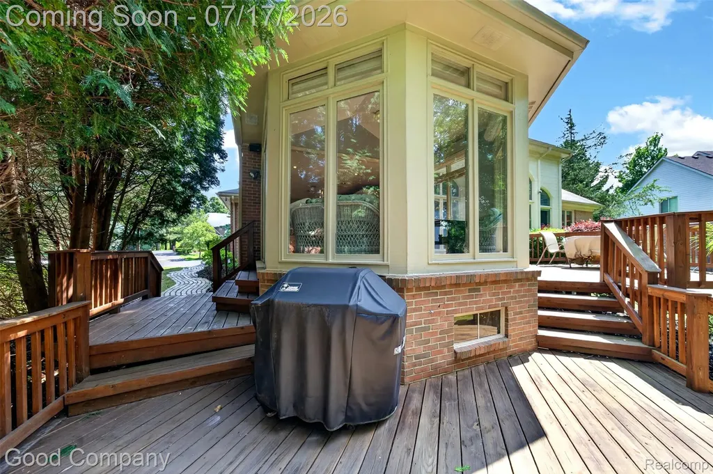 6698 Carlyle Court West Bloomfield Charter Township MI 48322