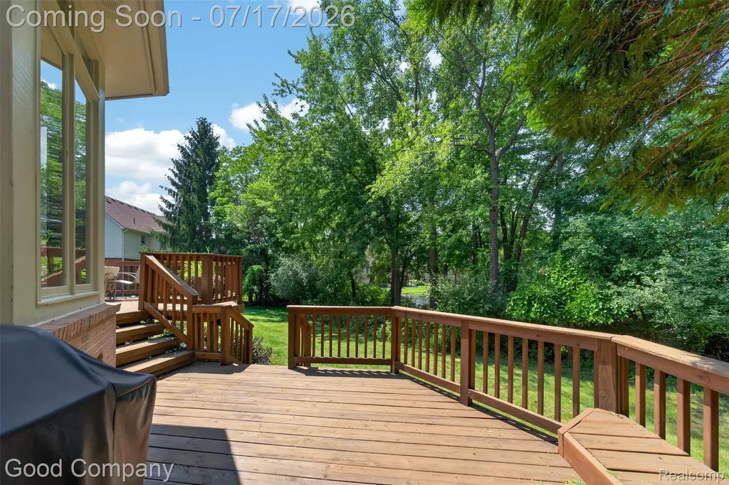 6698 Carlyle Court West Bloomfield Charter Township MI 48322