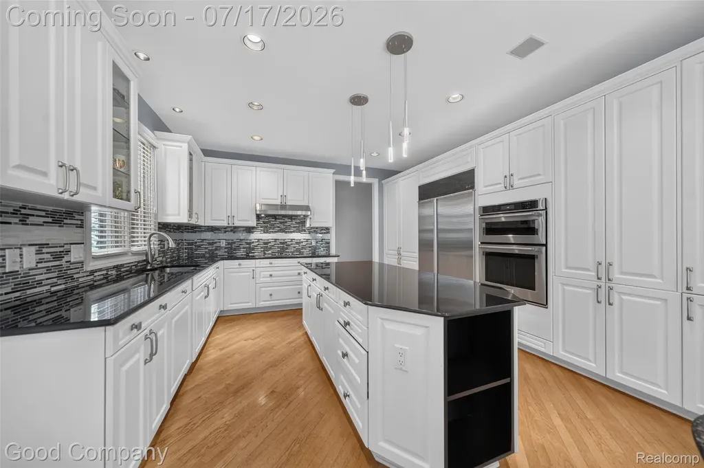 6698 Carlyle Court West Bloomfield Charter Township MI 48322